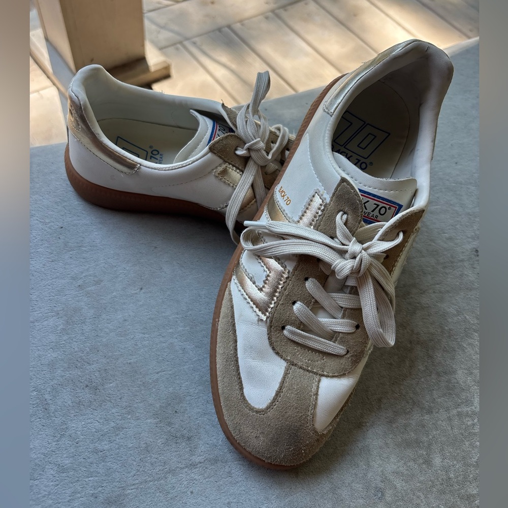 Back 70 Streetwear beige and gold shoes✨